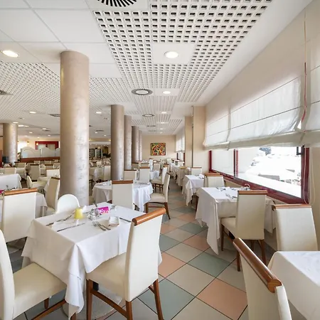 Imperial ホテル 4*